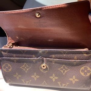 LV SARAH WALLET